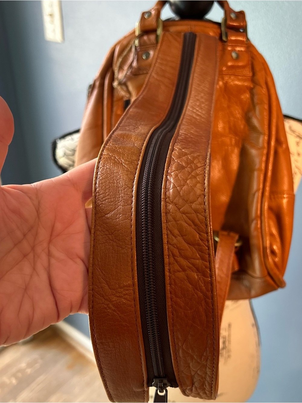 Genuine Leather knap sack - Picture 6 of 12